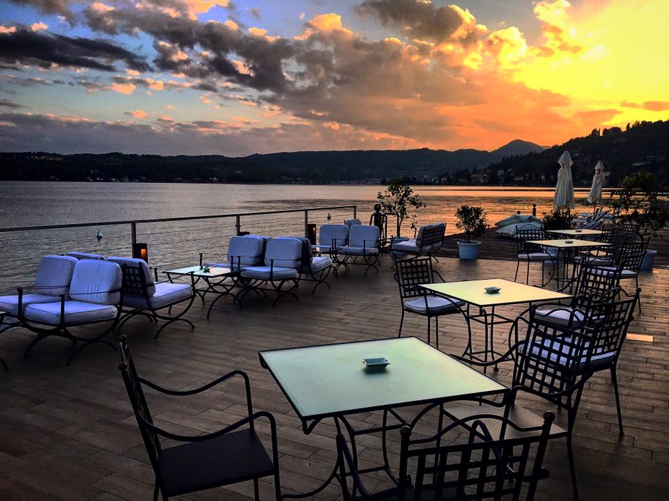 October Offer 4 Star Hotel On The Lake